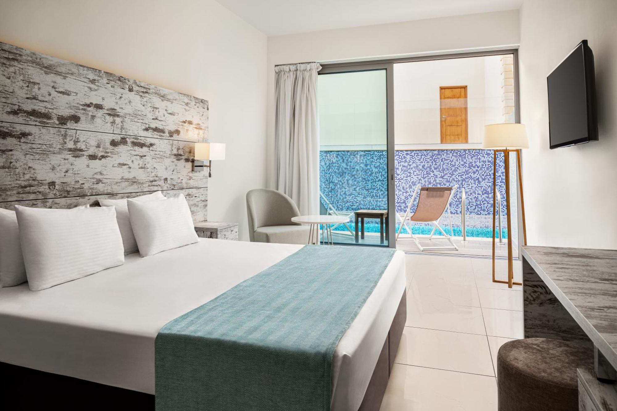 Ramada Hotel & Suites By Wyndham Aya Napa Dış mekan fotoğraf