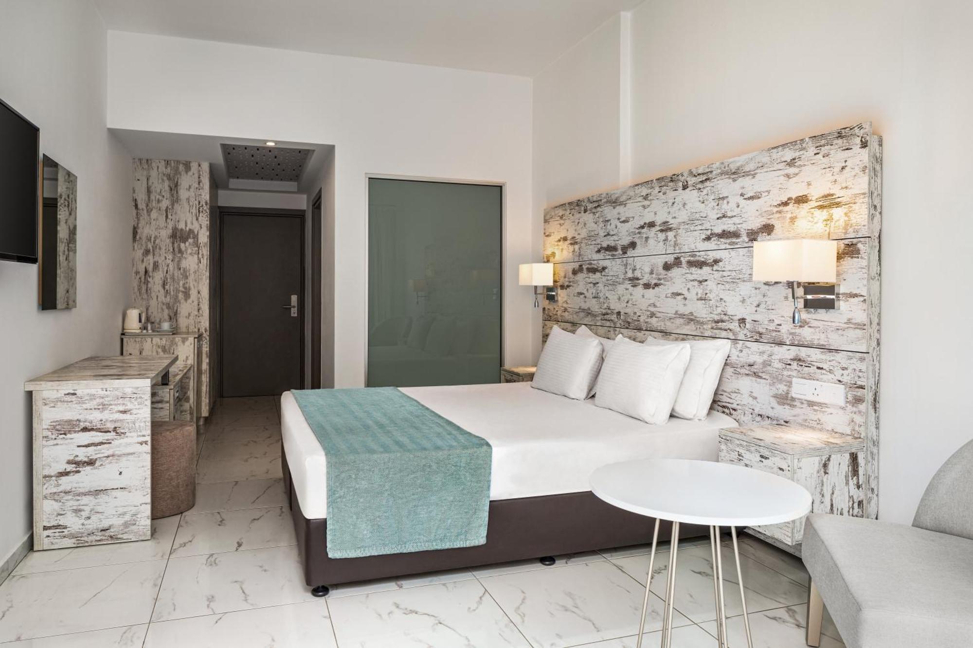 Ramada Hotel & Suites By Wyndham Aya Napa Dış mekan fotoğraf