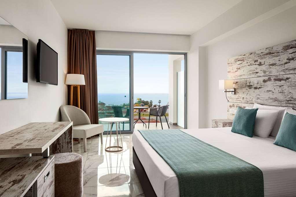 Ramada Hotel & Suites By Wyndham Aya Napa Oda fotoğraf