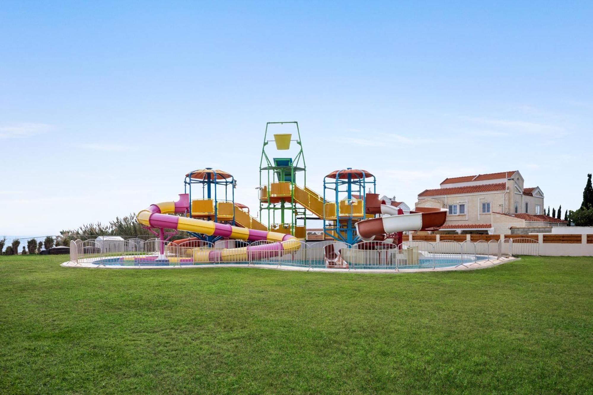 Ramada Hotel & Suites By Wyndham Aya Napa Dış mekan fotoğraf